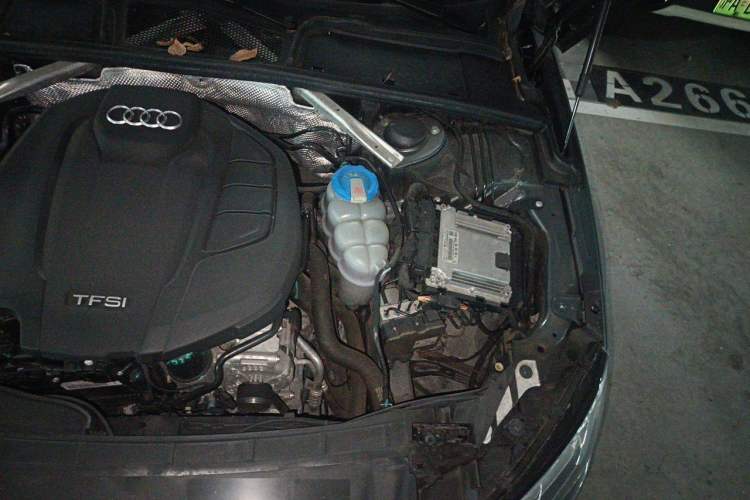 Used Audi A4L 2019 40 TFSI Fashion Version China V Engine Bay Left