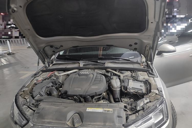 Used Audi A4L 2019 40 TFSI Ambition China VI Engine Bay