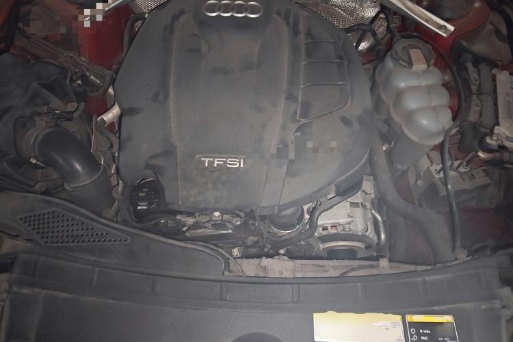 Used Audi A4L 2019 40 TFSI Ambition China VI Engine Bay