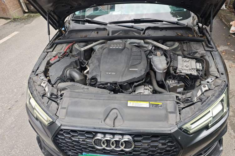 Used Audi A4L 2019 45 TFSI quattro Individual Sport Edition China VI Engine Bay
