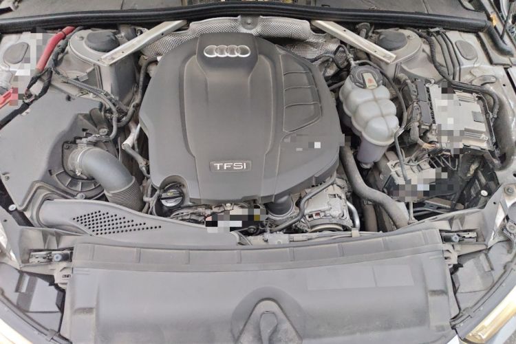 Used Audi A4L 2019 40 TFSI Fashion Edition China VI Emission Standard Engine Bay