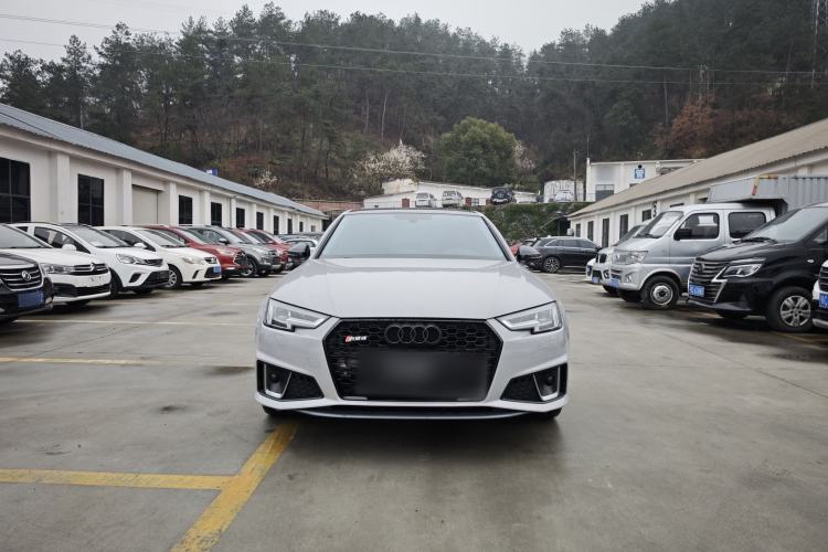 Used Audi A4L 2019 40 TFSI Fashion Edition China VI Emission Standard Exterior 1