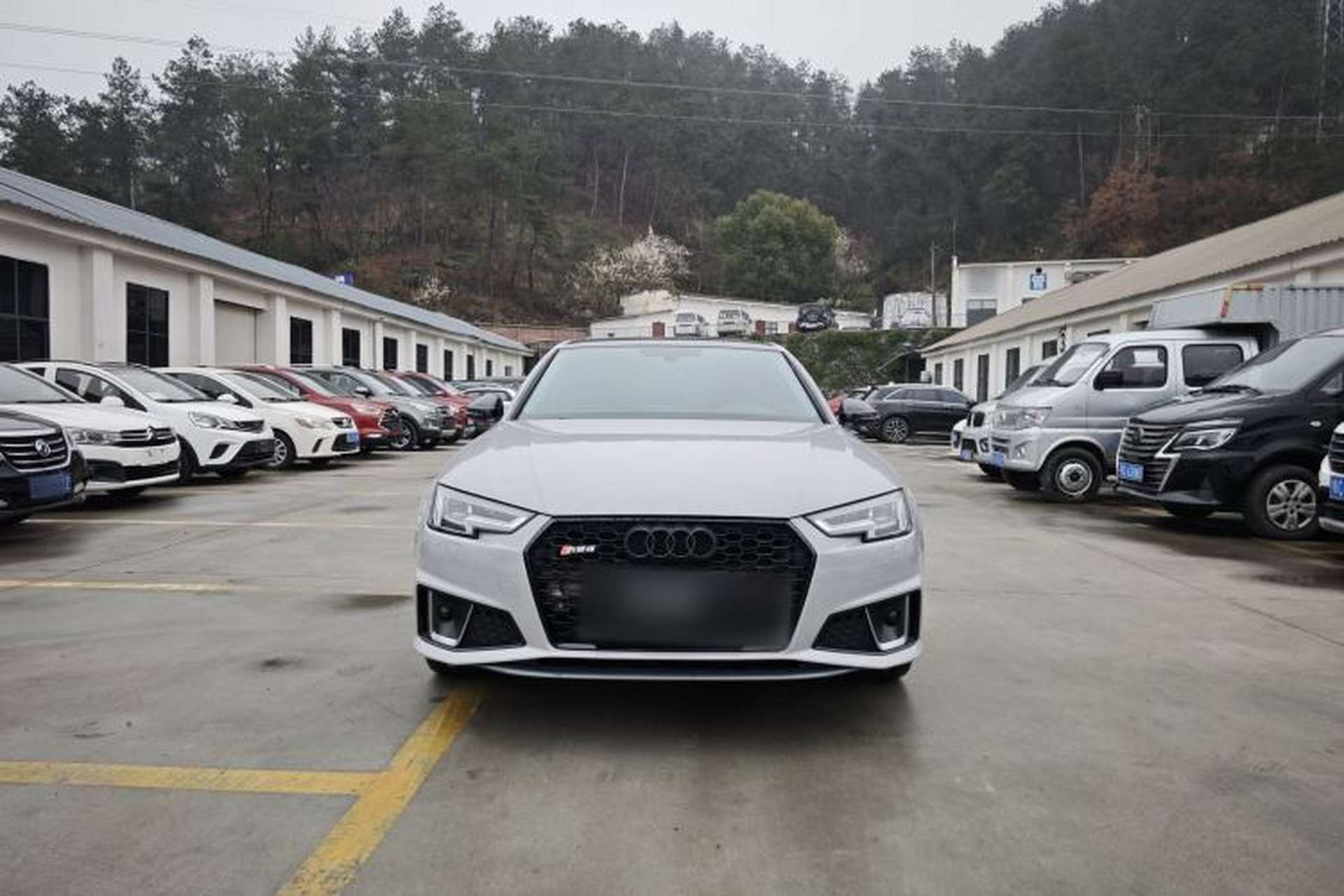 Used Audi A4L 2019 40 TFSI Fashion Edition China VI Emission Standard Exterior 1