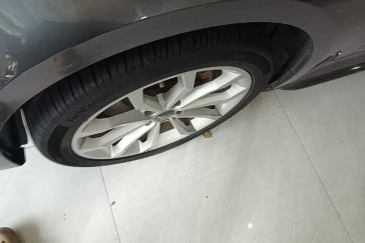 Used Audi A4L 2019 40 TFSI Fashion Edition China VI Emission Standard Exterior 4