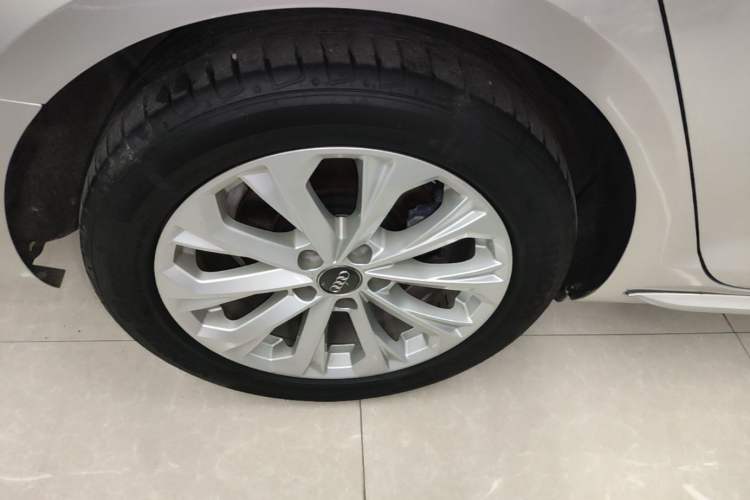 Used Audi A4L 2019 40 TFSI Ambition China VI Exterior 5
