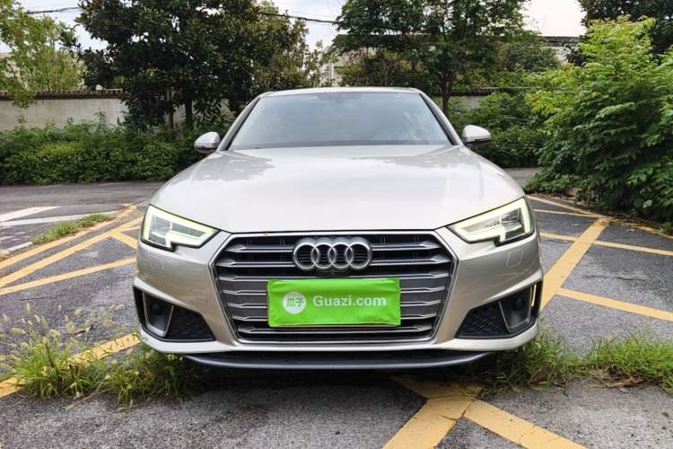 Used Audi A4L 2019 40 TFSI Fashion Edition China VI Emission Standard Front