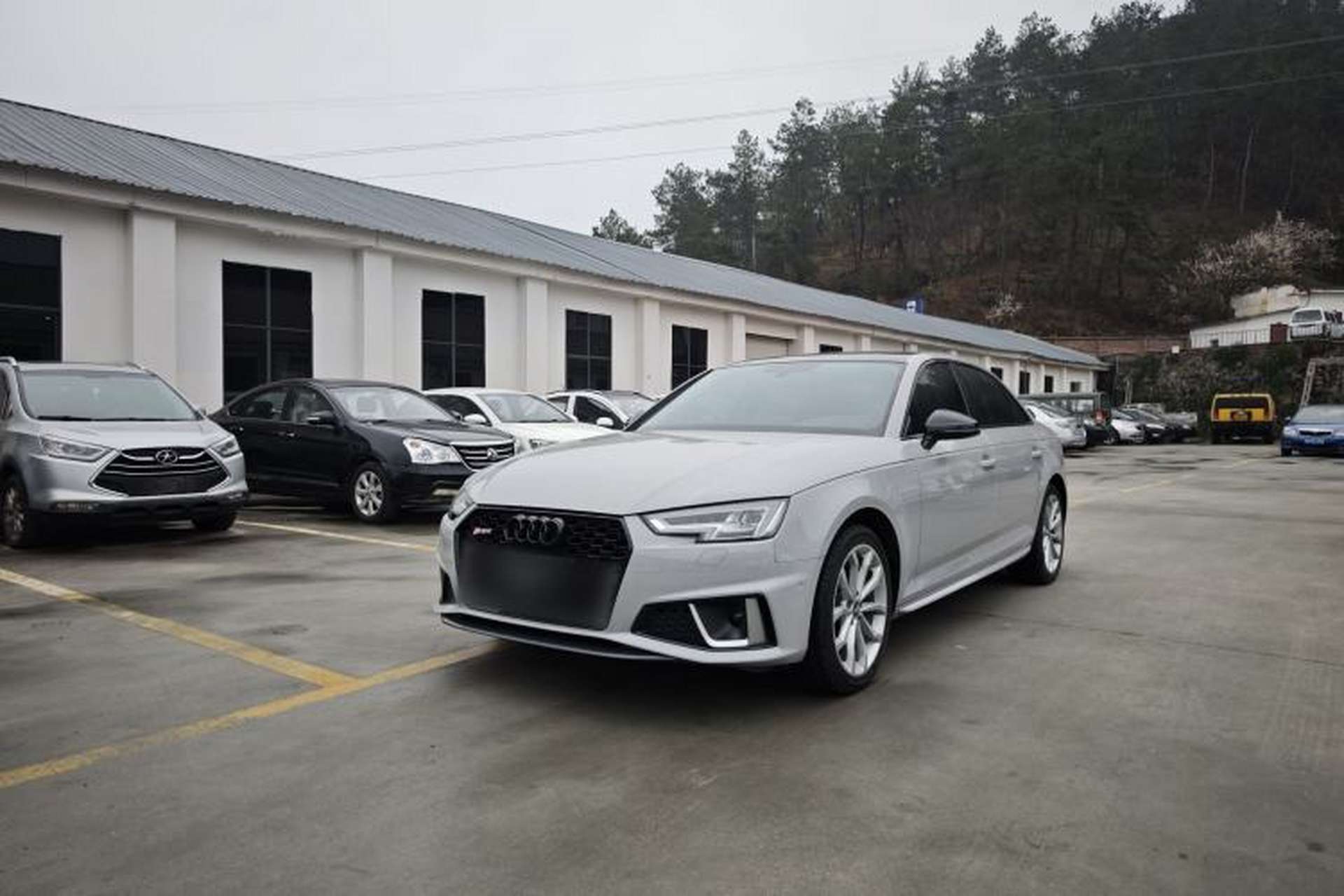 Used Audi A4L 2019 40 TFSI Fashion Edition China VI Emission Standard Front Left 45 Deg