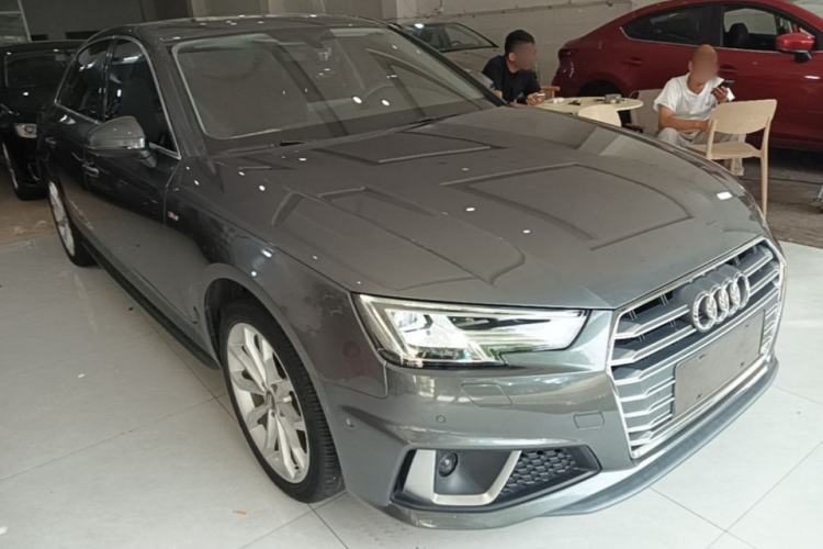 Used Audi A4L 2019 40 TFSI Fashion Edition China VI Emission Standard Front Right 45 Deg