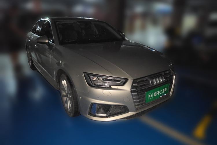 Used Audi A4L 2019 40 TFSI Fashion Edition China VI Emission Standard Front Right 45 Deg