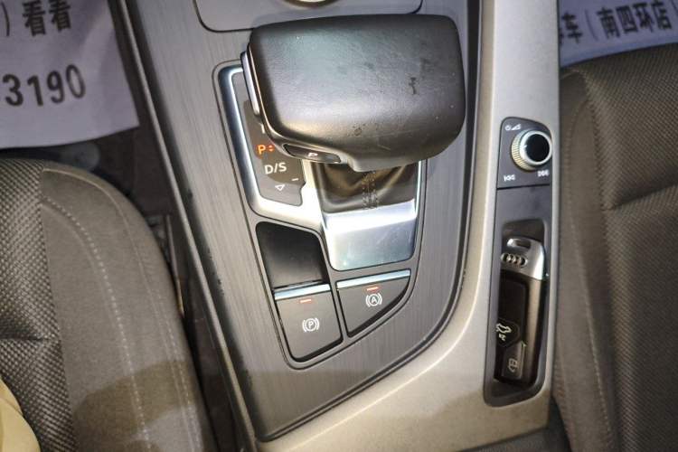 Used Audi A4L 2019 40 TFSI Ambition Version China V Gear Lever