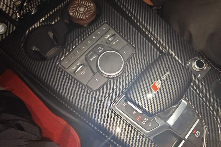 Used Audi A4L 2019 40 TFSI Ambition China VI Gear Lever