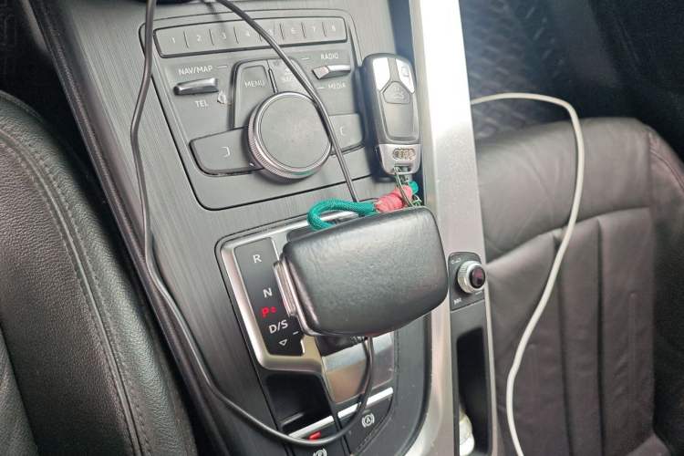 Used Audi A4L 2019 45 TFSI quattro Individual Sport Edition China VI Gear Lever