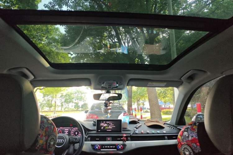 Used Audi A4L 2019 40 TFSI Fashion Edition China VI Emission Standard Headliner