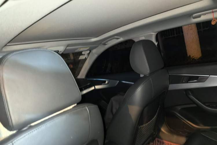 Used Audi A4L 2019 40 TFSI Fashion Edition China VI Emission Standard Headliner