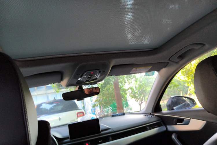 Used Audi A4L 2019 40 TFSI Fashion Edition China VI Emission Standard Headliner