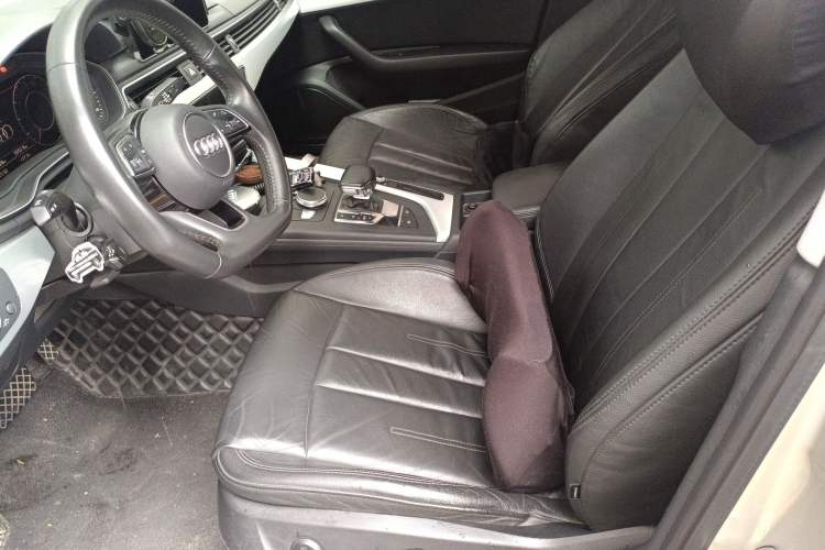 Used Audi A4L 2019 40 TFSI Fashion Edition China VI Emission Standard Left Front Seat