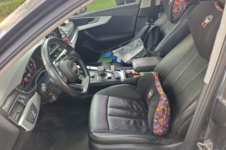 Used Audi A4L 2019 40 TFSI Fashion Edition China VI Emission Standard Left Front Seat