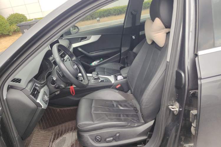 Used Audi A4L 2019 40 TFSI Fashion Edition China VI Emission Standard Left Front Seat
