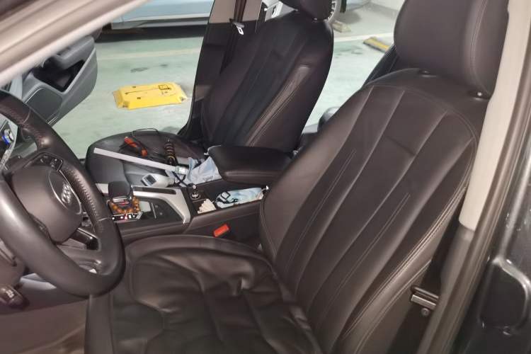 Used Audi A4L 2019 40 TFSI Fashion Edition China VI Emission Standard Left Front Seat