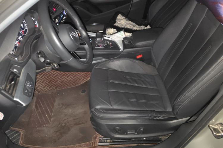 Used Audi A4L 2019 40 TFSI Fashion Edition China VI Emission Standard Left Front Seat
