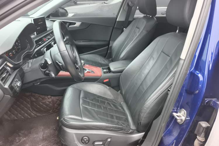 Used Audi A4L 2019 40 TFSI Fashion Edition China VI Emission Standard Left Front Seat