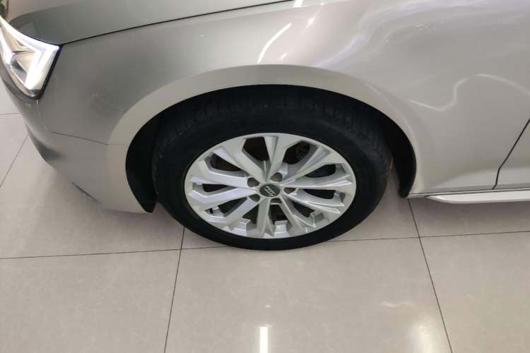Used Audi A4L 2019 40 TFSI Ambition China VI Left Front Wheel Hub