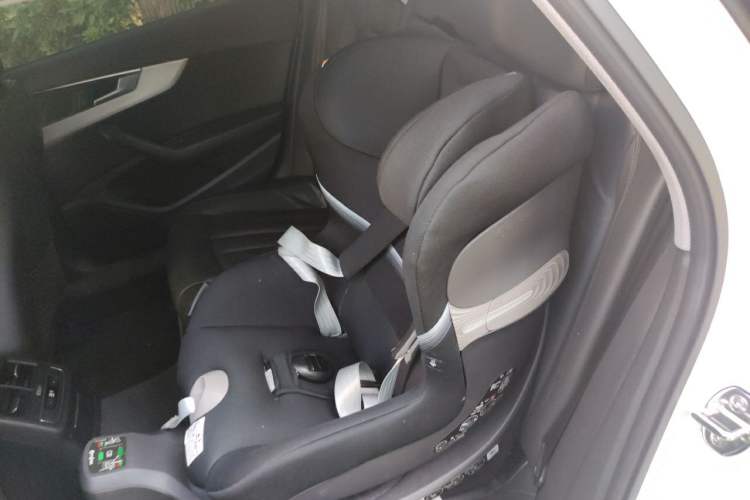 Used Audi A4L 2019 40 TFSI Sporty Version China V Left Rear Seat