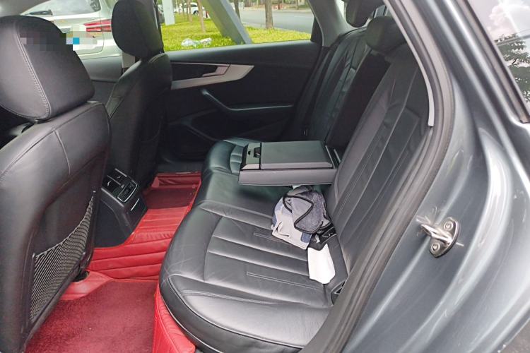 Used Audi A4L 2019 40 TFSI Fashion Edition China VI Emission Standard Left Rear Seat