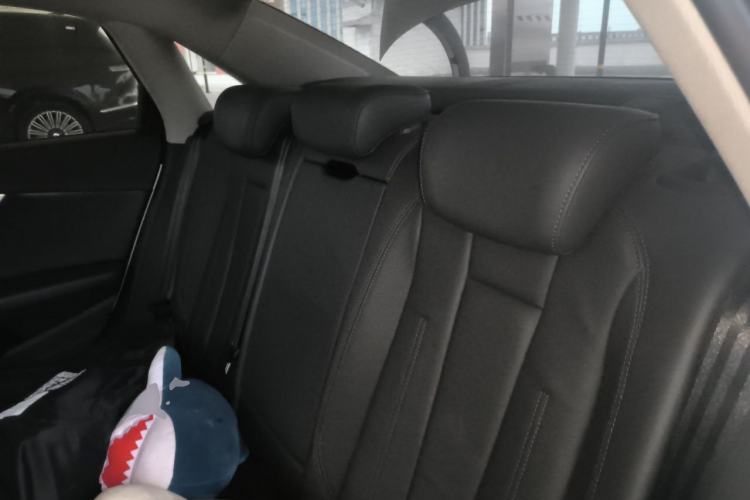 Used Audi A4L 2019 40 TFSI Fashion Edition China VI Emission Standard Left Rear Seat
