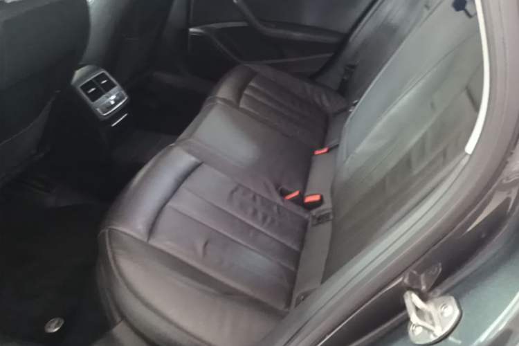 Used Audi A4L 2019 40 TFSI Fashion Edition China VI Emission Standard Left Rear Seat