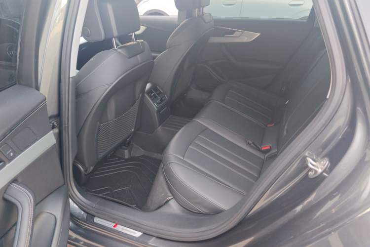 Used Audi A4L 2019 45 TFSI quattro Individual Sport Edition China VI Left Rear Seat