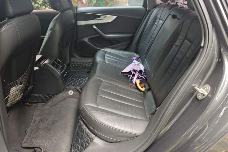 Used Audi A4L 2019 45 TFSI quattro Individual Sport Edition China VI Left Rear Seat
