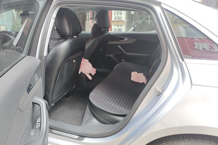 Used Audi A4L 2019 40 TFSI Ambition China VI Left Rear Seat