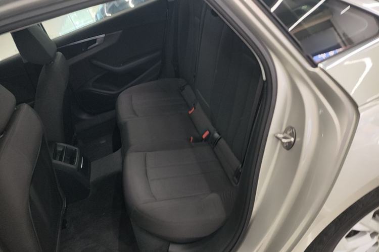 Used Audi A4L 2019 40 TFSI Ambition China VI Left Rear Seat
