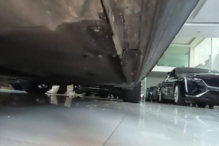 Used Audi A4L 2019 40 TFSI Fashion Edition China VI Emission Standard Left Side Sill