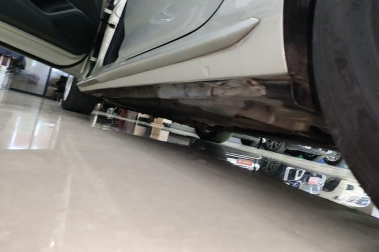 Used Audi A4L 2019 40 TFSI Ambition China VI Left Side Sill
