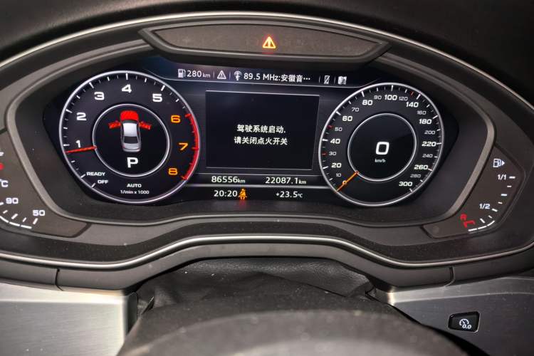 Used Audi A4L 2019 40 TFSI Fashion Edition China VI Emission Standard Odometer Close Up