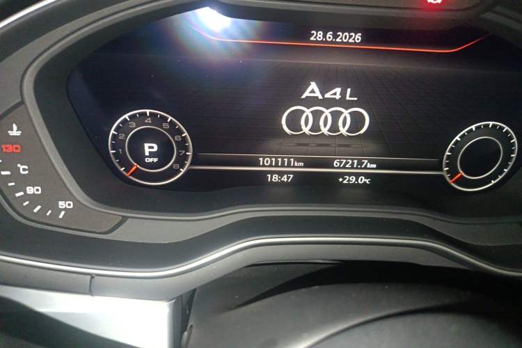 Used Audi A4L 2019 40 TFSI Fashion Version China V Odometer Close Up