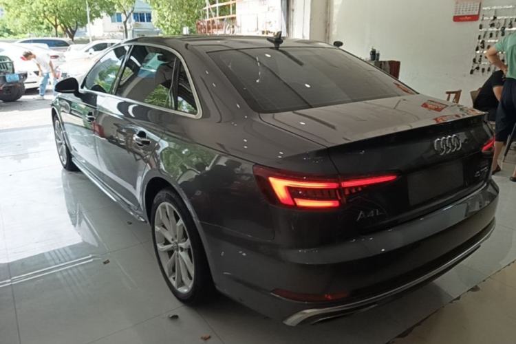 Used Audi A4L 2019 40 TFSI Fashion Edition China VI Emission Standard Rear Left 45 Deg