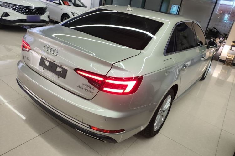 Used Audi A4L 2019 40 TFSI Ambition China VI Rear Right 45 Deg