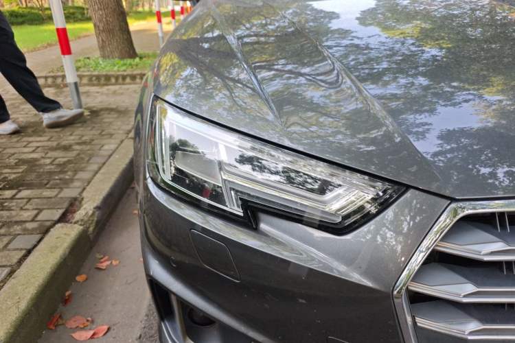 Used Audi A4L 2019 40 TFSI Fashion Edition China VI Emission Standard Right Front Headlight