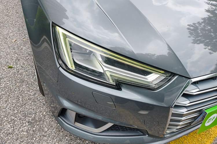 Used Audi A4L 2019 40 TFSI Fashion Edition China VI Emission Standard Right Front Headlight