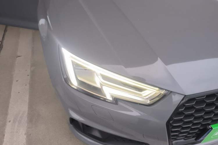 Used Audi A4L 2019 40 TFSI Fashion Edition China VI Emission Standard Right Front Headlight