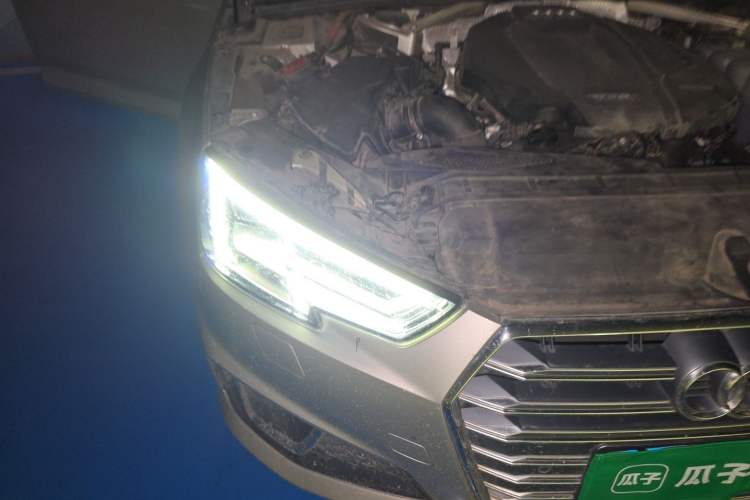 Used Audi A4L 2019 40 TFSI Fashion Edition China VI Emission Standard Right Front Headlight