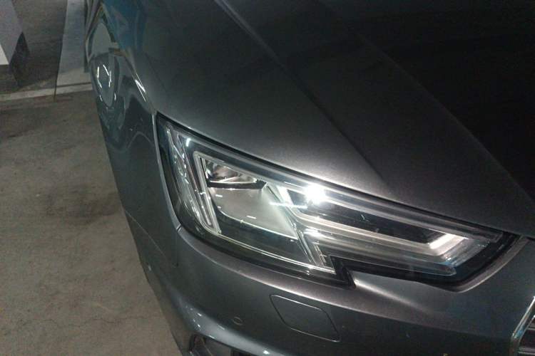 Used Audi A4L 2019 40 TFSI Fashion Version China V Right Front Headlight