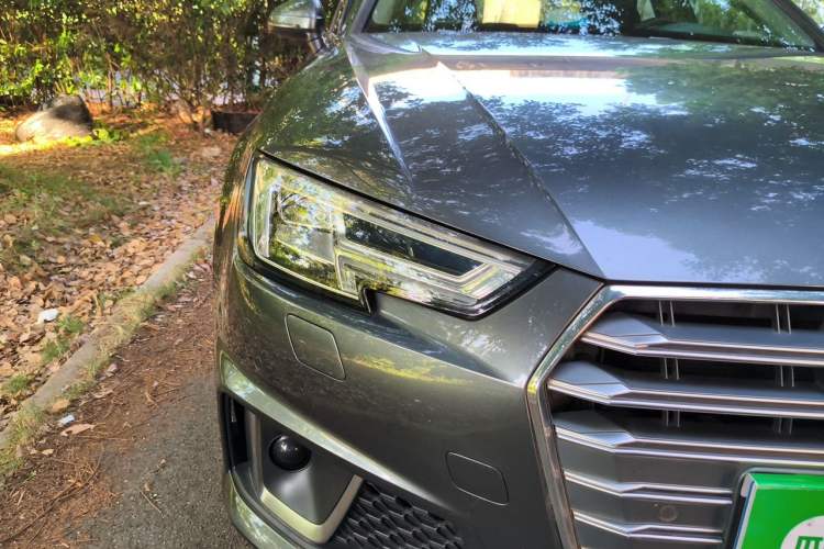 Used Audi A4L 2019 40 TFSI Fashion Edition China VI Emission Standard Right Front Headlight