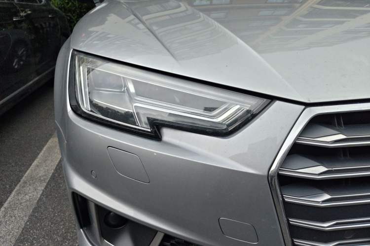 Used Audi A4L 2019 40 TFSI Fashion Edition China VI Emission Standard Right Front Headlight