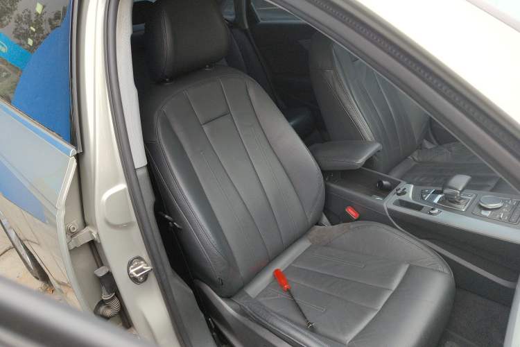 Used Audi A4L 2019 40 TFSI Fashion Version China V Right Front Seat