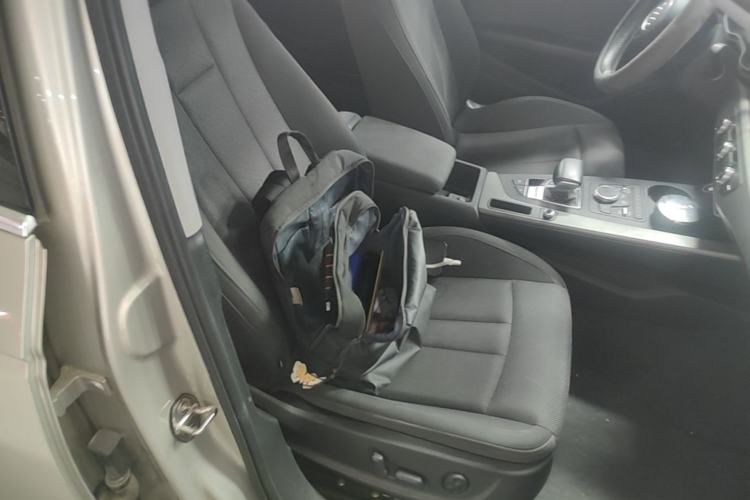Used Audi A4L 2019 40 TFSI Ambition China VI Right Front Seat