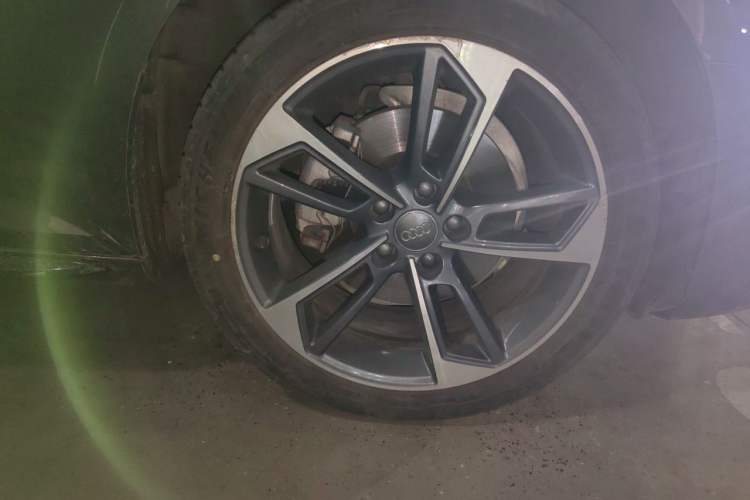 Used Audi A4L 2019 40 TFSI Fashion Edition China VI Emission Standard Right Front Wheel Hub